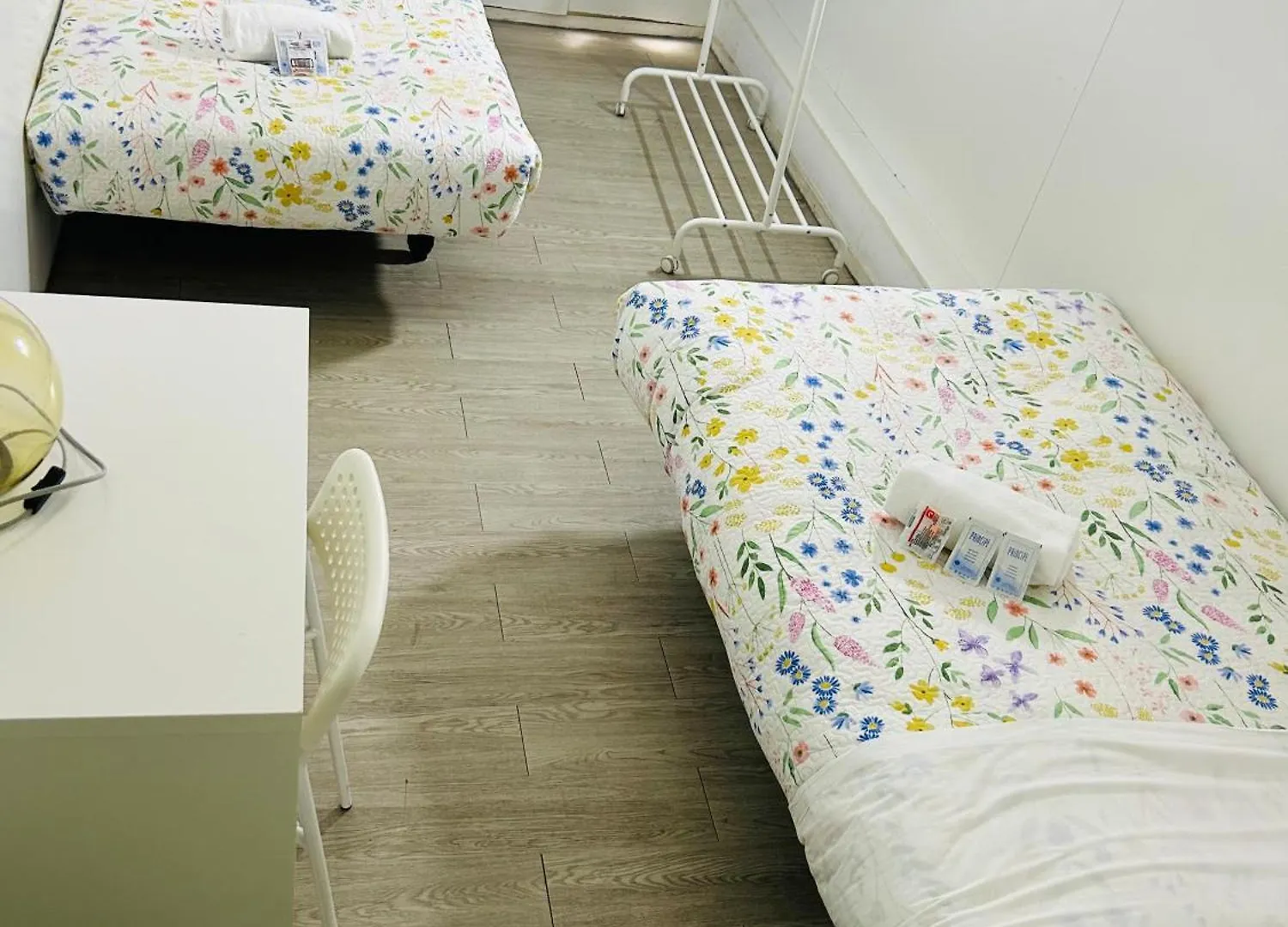 Central And Basic Universitat For Young Hostel Barcelone Espagne