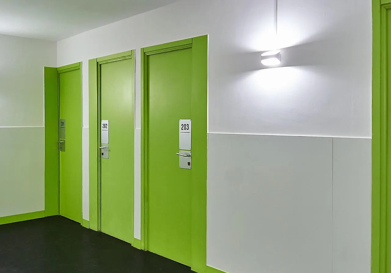 Central And Basic Universitat For Young Hostel Barcelone 0*,
